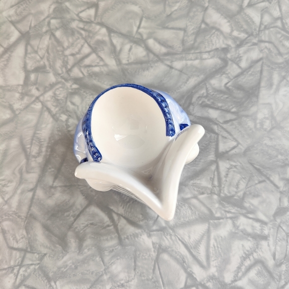 Novelty Humpty Dumpty Egg Cup Holder | Saturday morning news - Picture 4 of 8